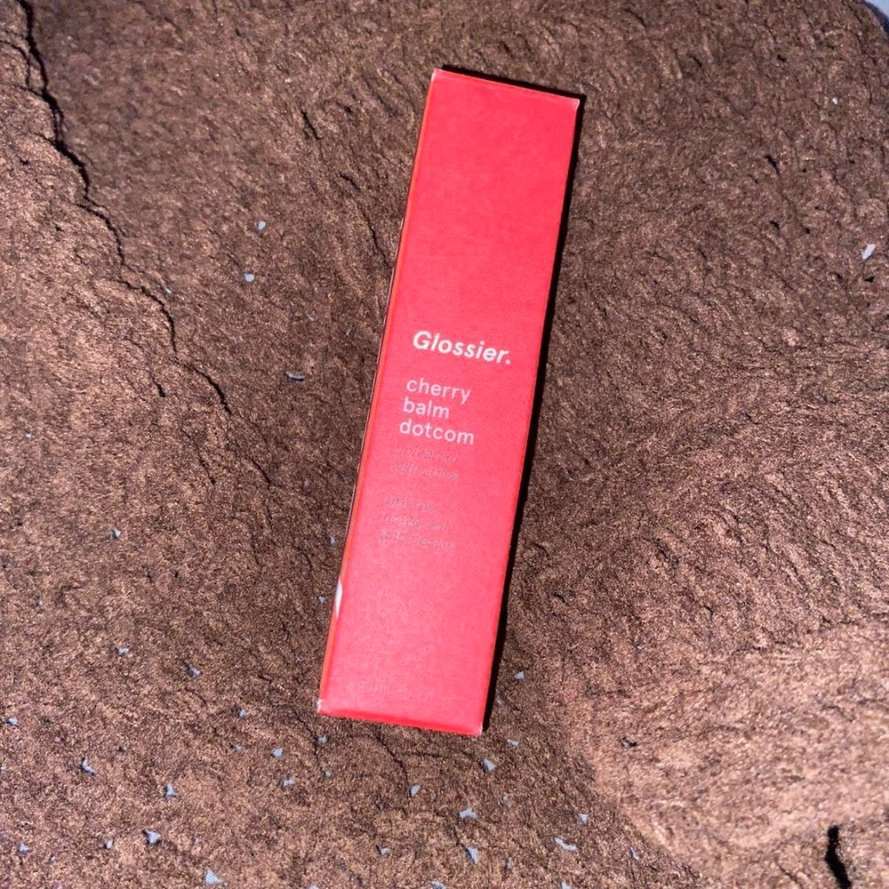 DISCONTINUED glossier ORIGINAL balm dotcom unopened 💕💕 willing to negotiate